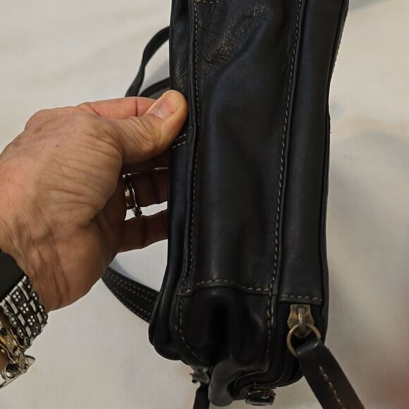 Fossil vintage crossbody leather organizer. - Picture 5 of 9